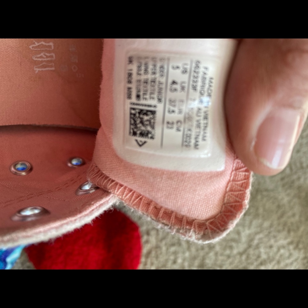 Pink Chuck Taylor - Picture 4 of 6